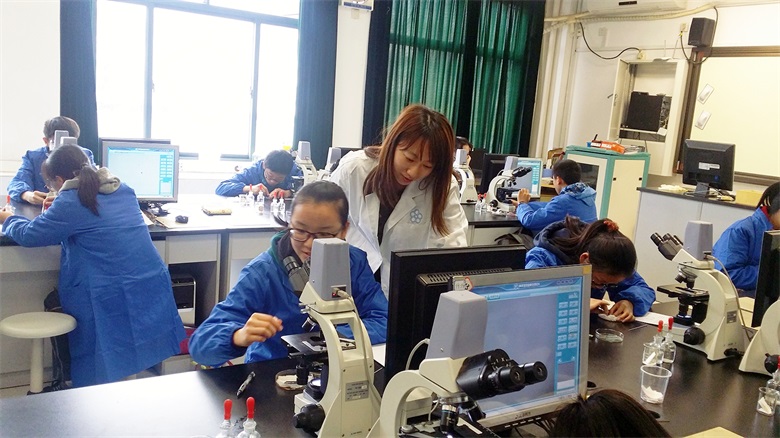 实验照片~冯碧薇.jpg 实验照片~冯碧薇.jpg